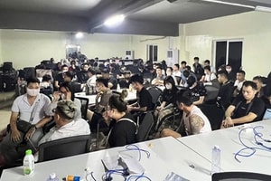 Khám xét một trung tâm du lịch ven biển, bắt 121 người đa quốc gia, thu giữ 123 máy tính và 132 điện thoại di động