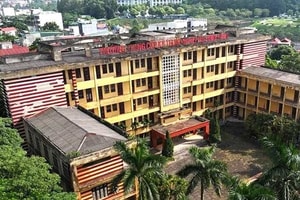 Ngôi trường từng là 'lò đào tạo' hàng nghìn học sinh nay gần như bỏ hoang, 10 năm không khai giảng, giáo viên bị nợ lương, phải đi phụ hồ mưu sinh