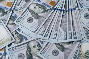 Đồng USD lao dốc, xóa sạch mức tăng từ đầu năm sau khi Mỹ - Iran ngừng bắn