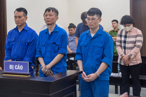 6 cựu cán bộ UBND phường hầu tòa vì nhận hối lộ