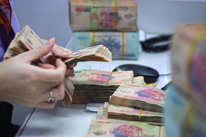Vietcombank, LPBank, Sacombank… đồng loạt giảm lãi suất sau cuộc họp với Thống đốc