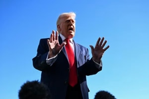 Đe dọa phong toả eo biển Hormuz: Nước cờ mạo hiểm của Tổng thống Mỹ Trump
