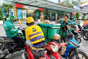 Tài xế công nghệ ‘lật kèo’ hàng loạt, tính bỏ xe xăng, ôm xe điện
