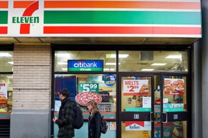 7-Eleven bất ngờ đóng cửa hơn 600 cửa hàng, chuyện gì đây?