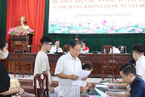 Người dân xếp hàng nhận tiền thưởng GPMB đại dự án 200.000 tỷ lớn bậc nhất Việt Nam
