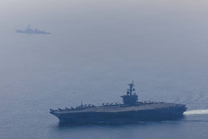 Mỹ điều 10.000 binh sĩ, hàng chục máy bay, tàu chiến phong toả eo biển Hormuz
