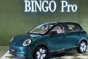 Rẻ hơn Hyundai i10, mẫu hatchback điện đến từ thương hiệu lớn thiết kế tân cổ điển giá 205 triệu: Nội thất thực dụng, 25 hốc chứa đồ, chạy xa tới 403km/1 lần sạc