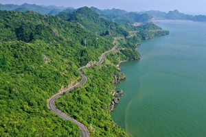 Không thể bỏ lỡ: Cung đường ven biển 1.800 tỷ đồng đẹp nhất miền Bắc, chạy xuyên 'đảo ngọc' lớn thứ 3 Việt Nam được UNESCO công nhận