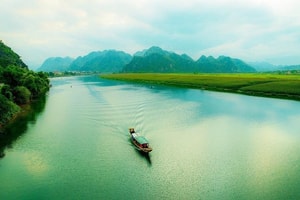 Dãy núi dài 30km có 99 đỉnh, từng được ông nội Vua Hùng lựa chọn để định đô: Sau trở thành phế đô chỉ vì lý do này!
