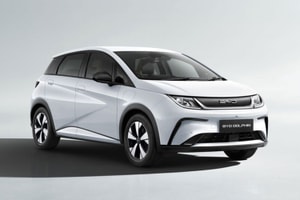 BYD Dolphin 2026 ra mắt: Nhập Thái Lan, giá từ 499 triệu, pin BYD Blade mới nhất, tầm hoạt động 435km, ngập tràn công nghệ quyết đấu VinFast VF6