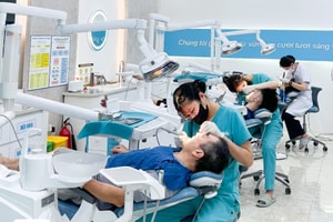 Góc khuất phòng khám nha khoa: Vạch chiêu moi tiền làm răng sứ