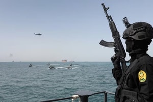 Giả mạo chính quyền Iran, nhắn tin đòi thu phí qua eo biển Hormuz