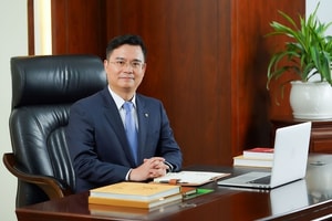 Vietcombank dẫn đầu về lợi nhuận nhưng phải ‘gánh’ ngân hàng yếu kém, Chủ tịch Nguyễn Thanh Tùng nói gì với cổ đông?
