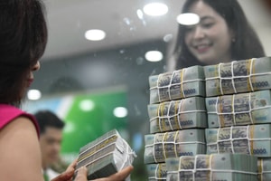 'Nóng' vấn đề lãi suất