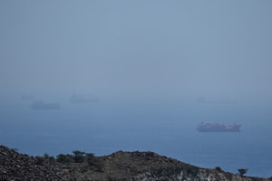 Iran lại tấn công tàu ở eo biển Hormuz