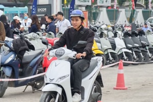 Hà Nội sẽ chi tiền hỗ trợ đổi xe xăng: Tối đa 5 triệu, ưu tiên người ở từ 2 năm