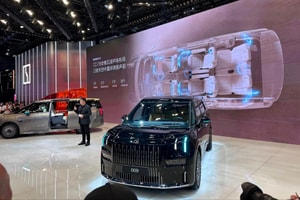 'Chuyên cơ mặt đất' của Geely chuẩn bị về Việt Nam: Mạnh hơn 900 mã lực, nội thất 'toát ra mùi tiền', sở hữu lợi thế ăn đứt Toyota Alphard hay Lexus LM
