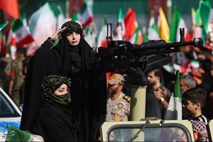 Iran nói cùng Trục kháng chiến đối phó kẻ thù, tung bộ ảnh phụ nữ tuần hành ủng hộ quân đội