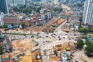 2 cầu vượt quan trọng trên tuyến đường ‘đắt nhất hành tinh’ dần thành hình