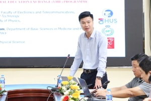 Phó Giáo sư trẻ nhất Việt Nam tốt nghiệp Tiến sĩ năm 29 tuổi, hiện mỗi ngày đều lên lớp giảng dạy tại Đại học số 1 trong nước và top 770 thế giới