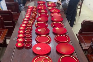 Đinh Văn Cường SN 1994 đến tiệm vàng bán, cầm cố 2 kiềng đeo cổ, 22 lắc tay tổng 112 chỉ, công an lập tức vào cuộc điều tra