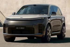 SUV mới gây sốc với công nghệ 'nhấc từng bánh', chạy điện 340 km, kéo được 1,5 tấn