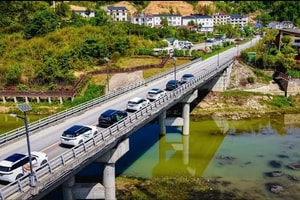 SUV hybrid vừa ra mắt Việt Nam tháng 3/2026 chạy gần 1.000 km chỉ 1 bình xăng khi luôn bật điều hòa, dừng nghỉ thường xuyên, sạc nhiều thiết bị