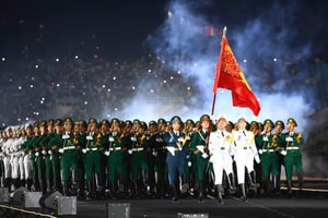 1.000 cán bộ, chiến sĩ khiến sân vận động lớn nhất Việt Nam 'bùng nổ'