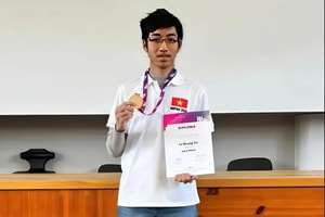 Thần đồng Việt Nam giành HVC Olympic quốc tế, lọt top 5 thí sinh mạnh nhất với điểm số ấn tượng, là học sinh lớp 11 trường phổ thông năng khiếu