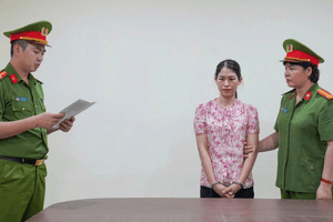 Khởi tố, bắt tạm giam nữ kế toán trung tâm trợ giúp xã hội tỉnh