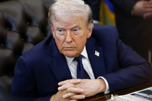 Ông Trump cảnh báo sẽ đánh thuế nặng với Vương quốc Anh