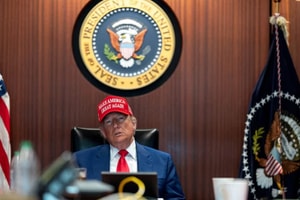 Tổng thống Mỹ Trump mắc kẹt trong 'ván cờ Iran' chưa có hồi kết