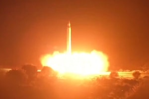 Lãnh tụ Tối cao Mojtaba Khamenei khẳng định Iran đã vươn lên thành cường quốc quân sự