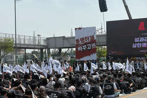 30.000 nhân viên Samsung đình công, công nhân ồ ạt 'đầu quân' cho đối thủ