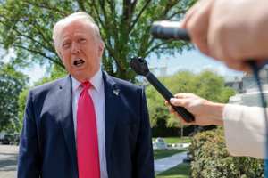 Ông Trump: 'Iran muốn đạt thỏa thuận, nhưng tôi không hài lòng'