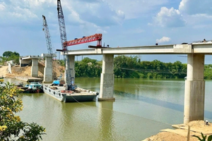 Chỉ vài tháng nữa, chính thức thông xe cầu phục vụ thủy điện lớn nhất miền Nam, góp phần xóa bỏ bến phà hoạt động nhiều năm