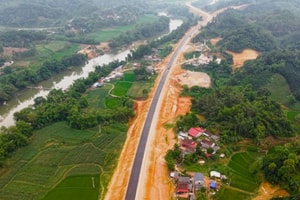 Trong tháng này, cao tốc gần 26.000 tỷ với 2 hầm xuyên núi và hơn 60 cây cầu sẽ đạt bước tiến quan trọng