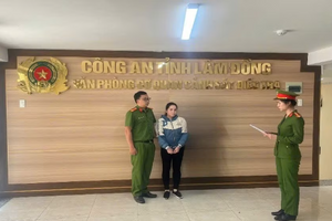 Bắt tạm giam Nguyễn Thị Phiến, sinh năm 1965 về tội làm giả sổ đỏ