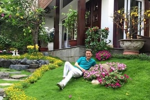 ‘Ông hoàng nhạc Việt’ xây biệt thự mới sau khi bán khối bất động sản thu về 100 tỷ đồng
