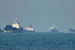 Iran tuyên bố sẵn sàng hỗ trợ các tàu thương mại qua eo biển Hormuz