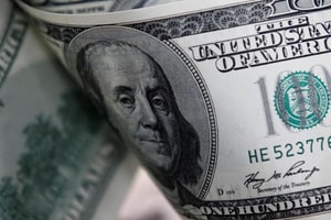Tỷ giá USD hôm nay 7/5: Giá USD ngân hàng đi ngang, thị trường tự do lao dốc