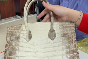 Túi Hermes của bà Trương Mỹ Lan được bán đấu giá trực tuyến vào 21/5, một chiếc từng được tỷ phú Malaysia tặng