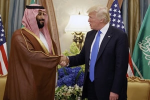 Phía sau quyết định đột ngột của Tổng thống Trump ở eo biển Hormuz