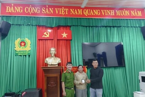 Nhận được 400 triệu vào tài khoản ngân hàng, thanh niên SN 2006 vội vàng báo công an