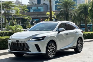 Từ nay, người mua Lexus có thể tiết kiệm gần 400 triệu đồng nhờ quy định thuế mới