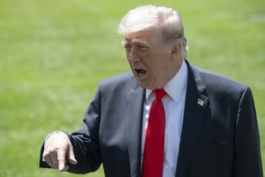 Tổng thống Trump khẳng định Mỹ sẽ nắm giữ kho uranium của Iran
