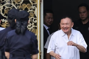 Cựu Thủ tướng Thái Lan Thaksin Shinawatra được trả tự do