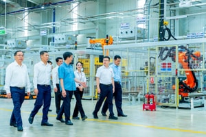 Hãng xe Việt Kim Long Motor khiến đoàn tham quan ấn tượng với quy mô sản xuất ô tô