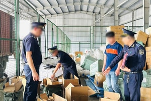 Phù phép 14.000 chai mỹ phẩm hết hạn thành hàng mới: Chiêu trò tinh vi bị Hải quan lật tẩy