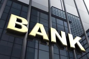 15/27 ngân hàng niêm yết giảm NIM vẫn tăng lợi nhuận và cơ chế bù đắp của 4 'ông lớn' CTG, VPB, TCB, MBB